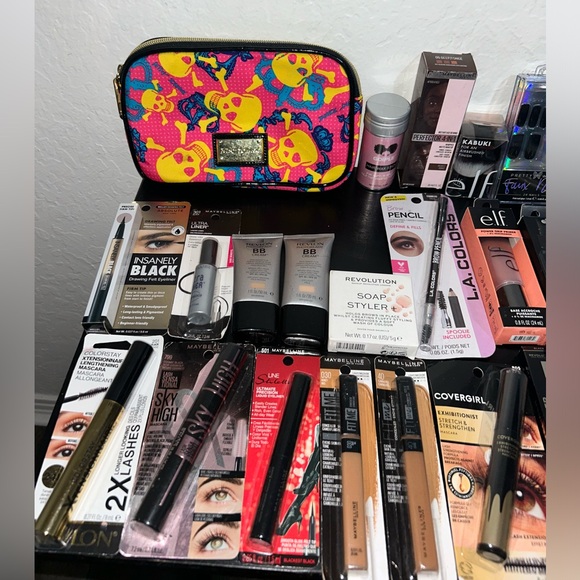 Women’s make up and accessory bundle - Picture 3 of 5